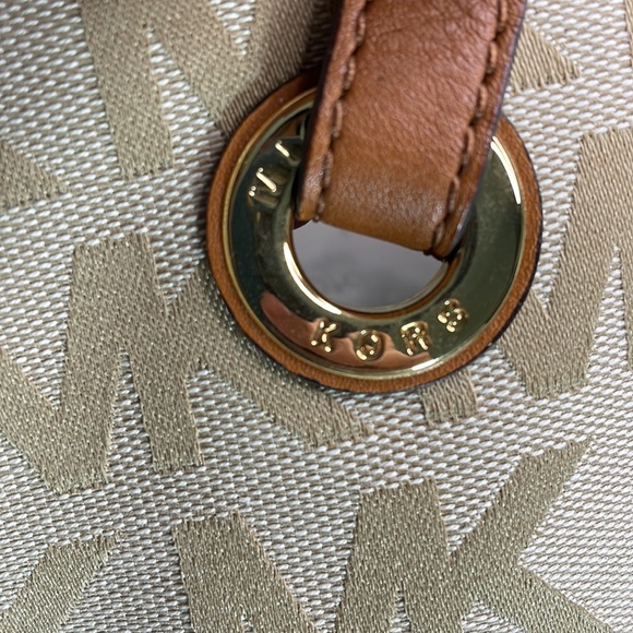 Michael Kors Jet Set Travel Monogram Tote ACC359 - Picture 8 of 9